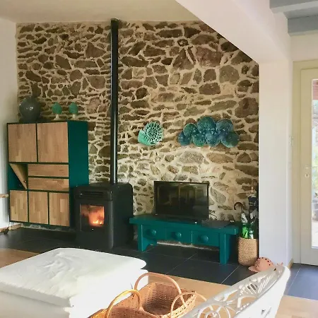 Casa Loris Nyaraló *